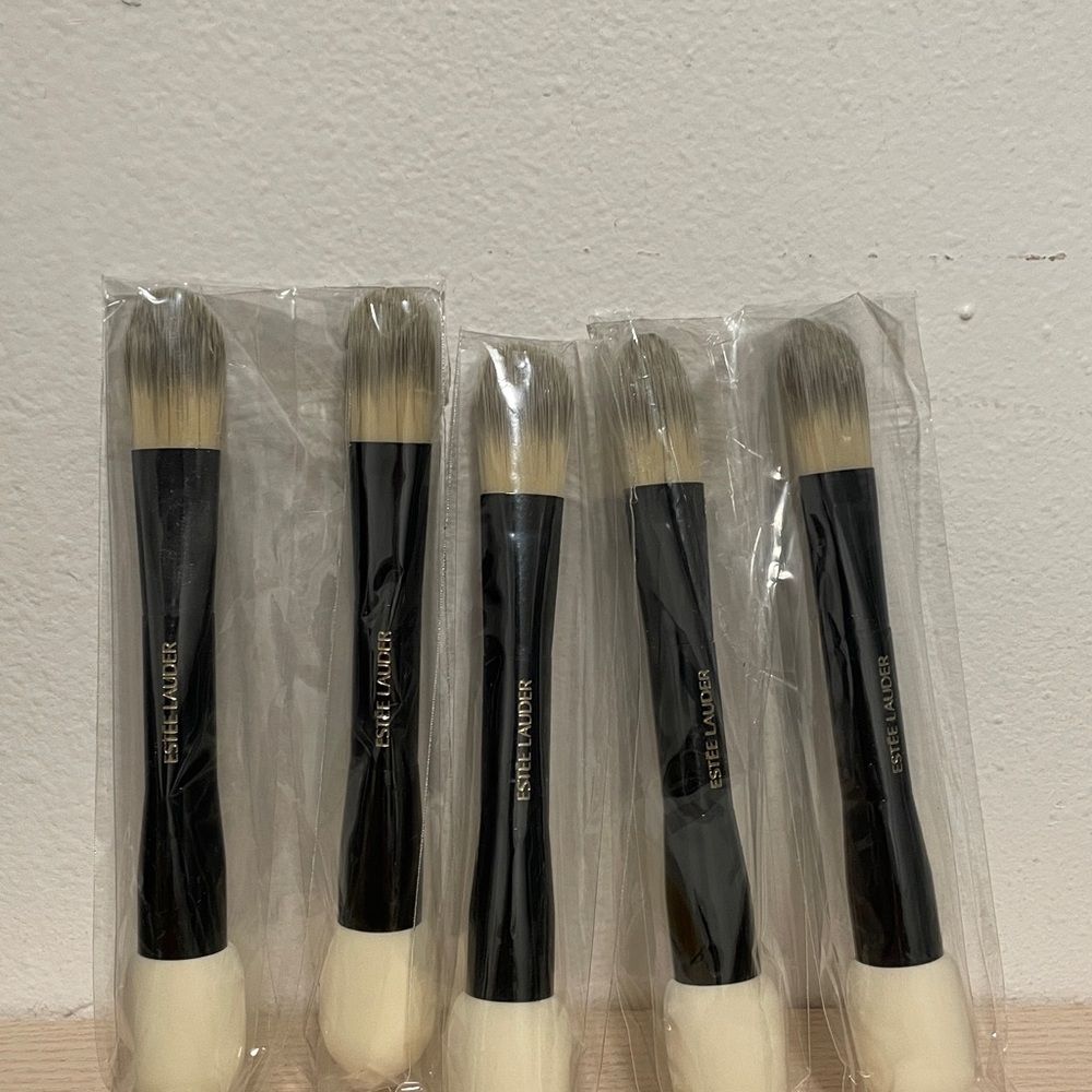 NEW Estee Lauder Double Ended Dual Foundation Brush with sponge lot of 5